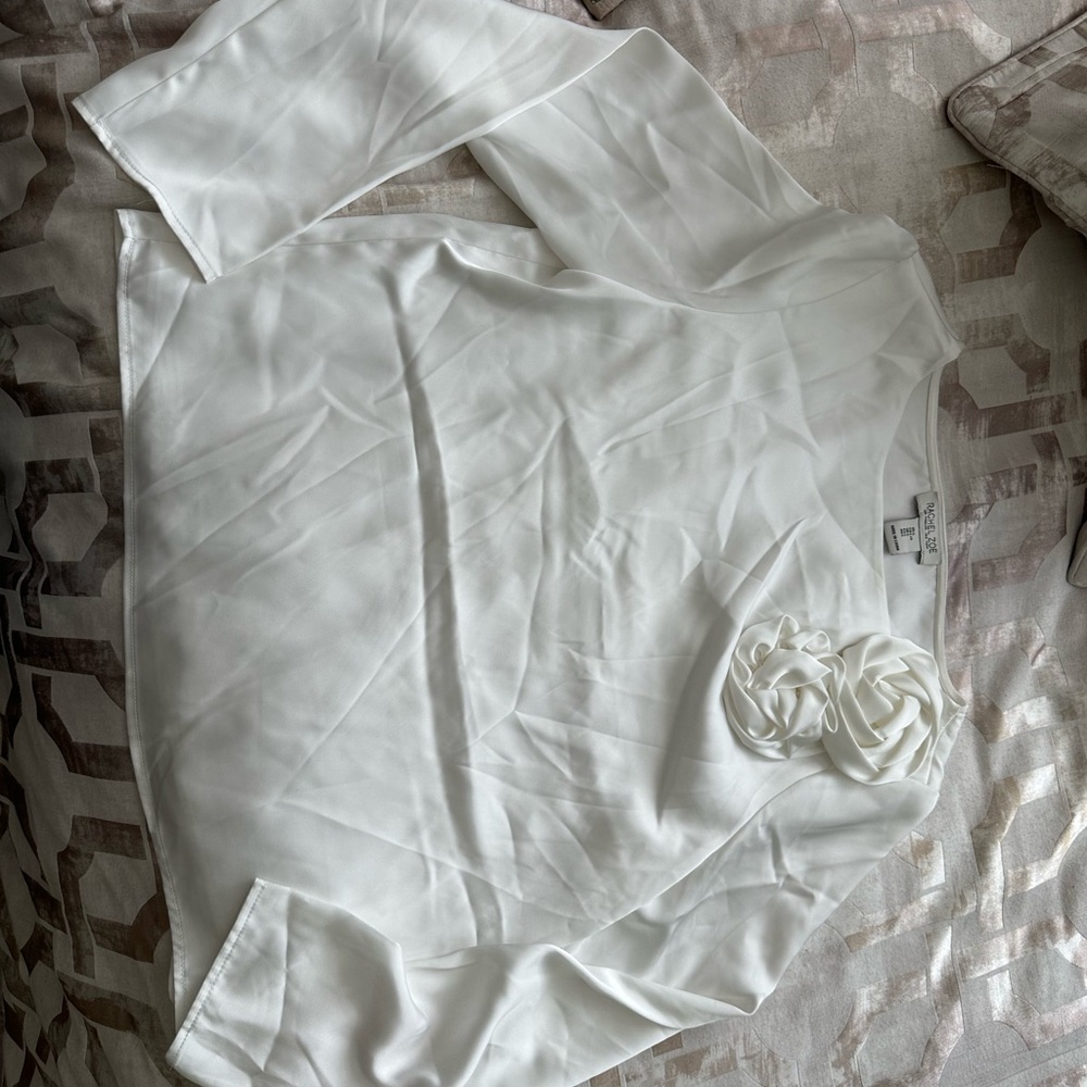 Elegant White Women's Top Chanel style